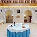 Hotel Azz Claras & Peñafiel