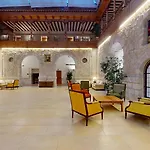 Azz Claras & Hotel Peñafiel