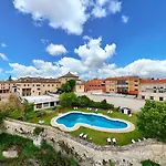 Azz Claras & Hotel 4*