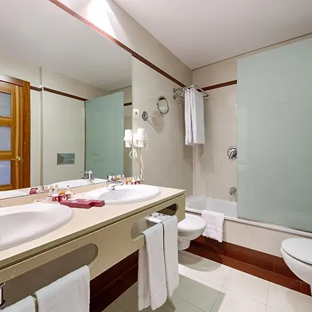 Azz Claras Hotel&spa Hotel