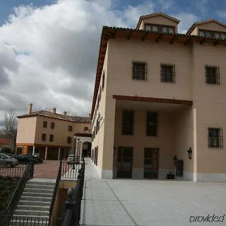 Azz Claras & 4* Peñafiel