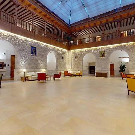 Azz Claras & Hotel 4*