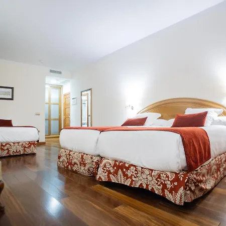 Azz Claras & Ξενοδοχείο