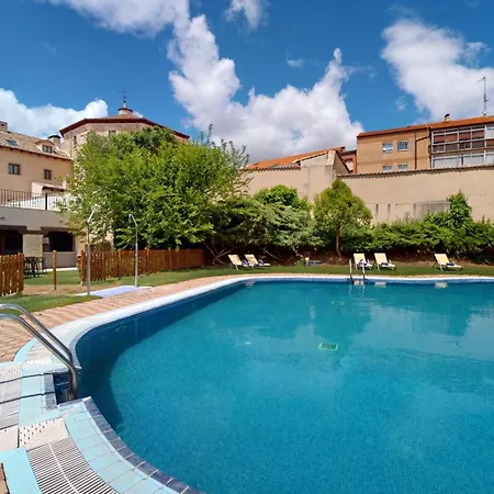 Azz Claras & 4* Penafiel