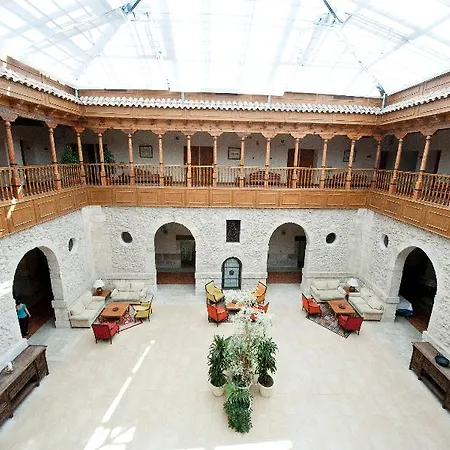 Hotel Azz Claras & Peñafiel