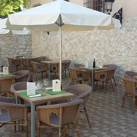 Azz Claras & Ξενοδοχείο 4*