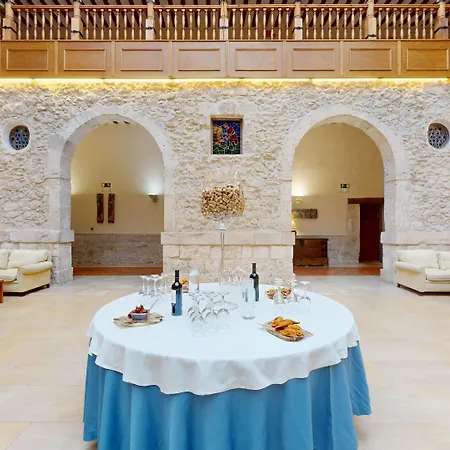 Hotel Azz Claras & Peñafiel