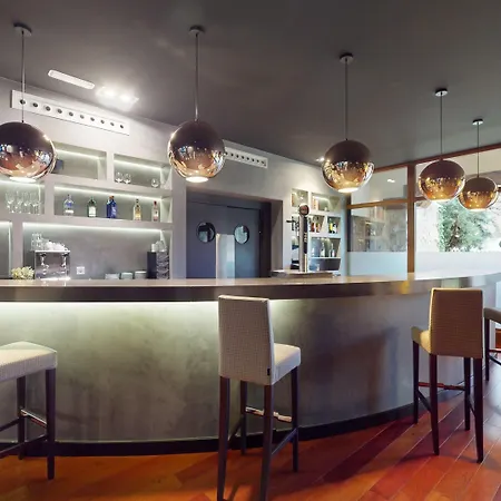 Azz Claras & Ξενοδοχείο Peñafiel