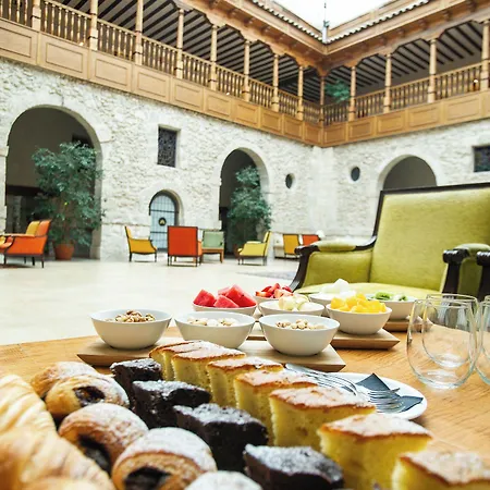 Azz Claras & 4* Peñafiel