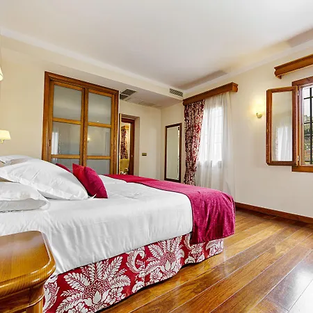 Hotel Azz Claras & 4*