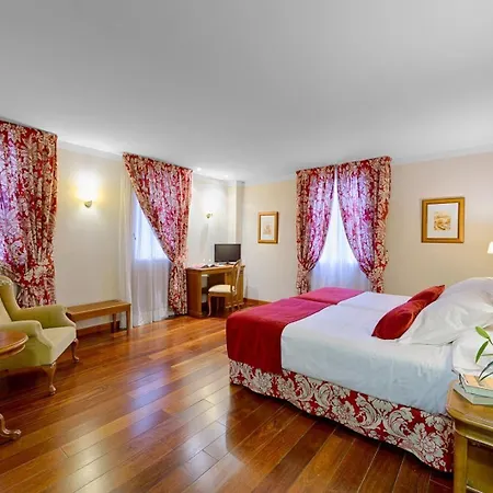 Azz Claras & 4* Penafiel