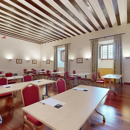 Hotel Azz Claras & Peñafiel