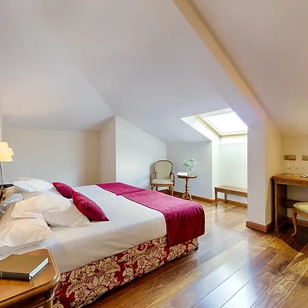 Azz Claras & Hotel 4*