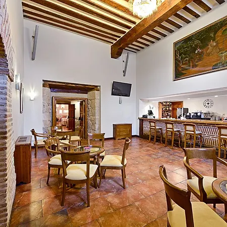 Azz Claras & 4* Peñafiel