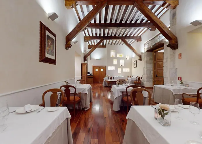 Azz Claras & 4* 페냐피엘