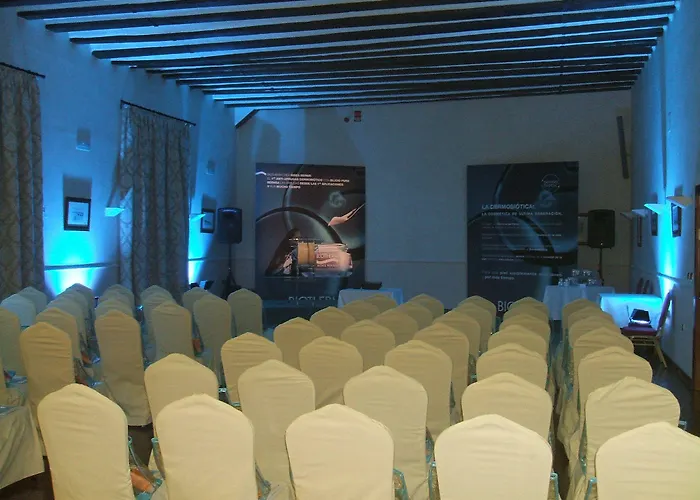 Azz Claras & Hotel 4*