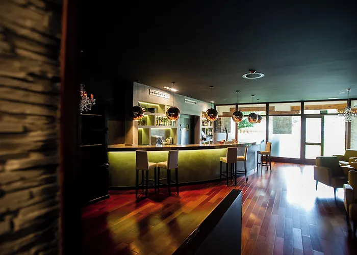 Azz Claras & 4* 페냐피엘