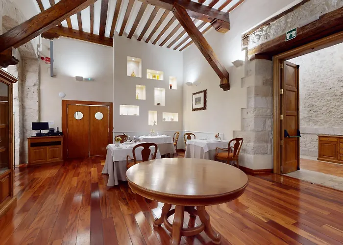 호텔 Azz Claras & 4*