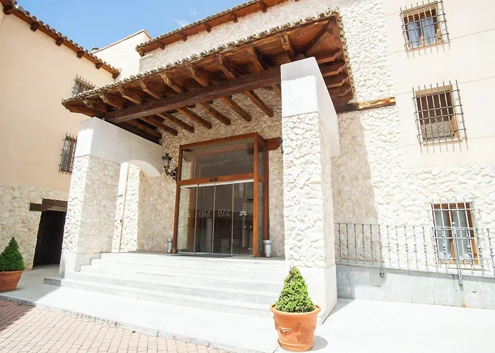 Azz Claras & 4* 페냐피엘