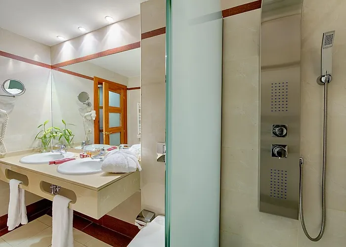 Ξενοδοχείο Azz Claras &