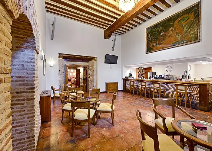 Azz Claras & 4* 페냐피엘